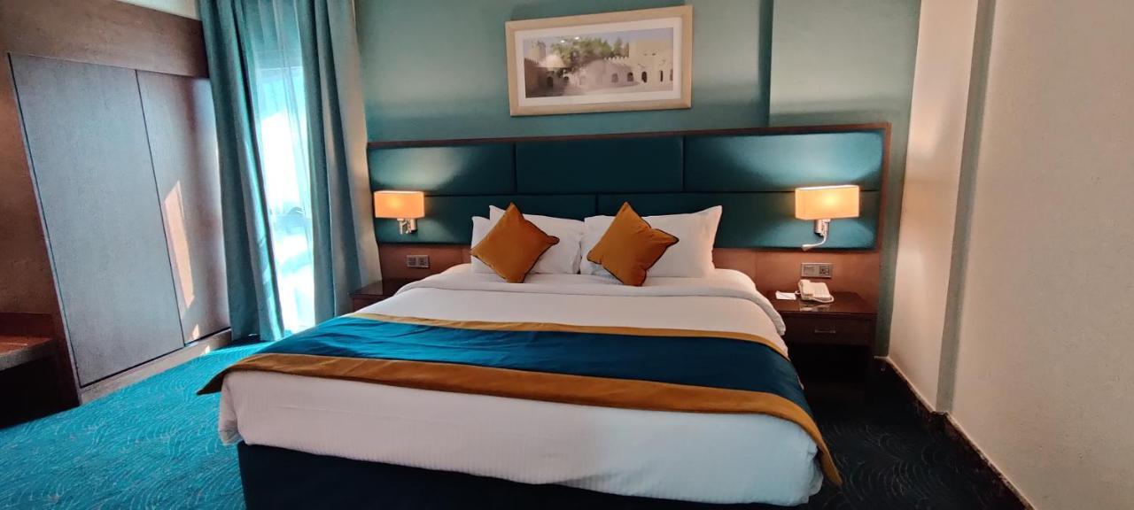 Seasons Hotel Dubai